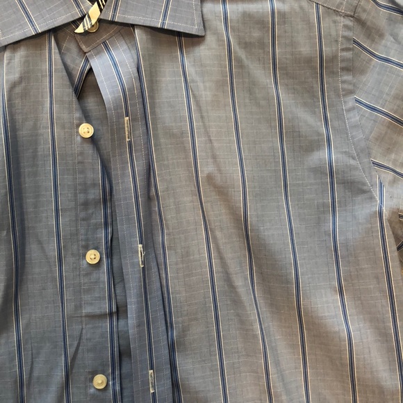 Button down - Picture 2 of 2